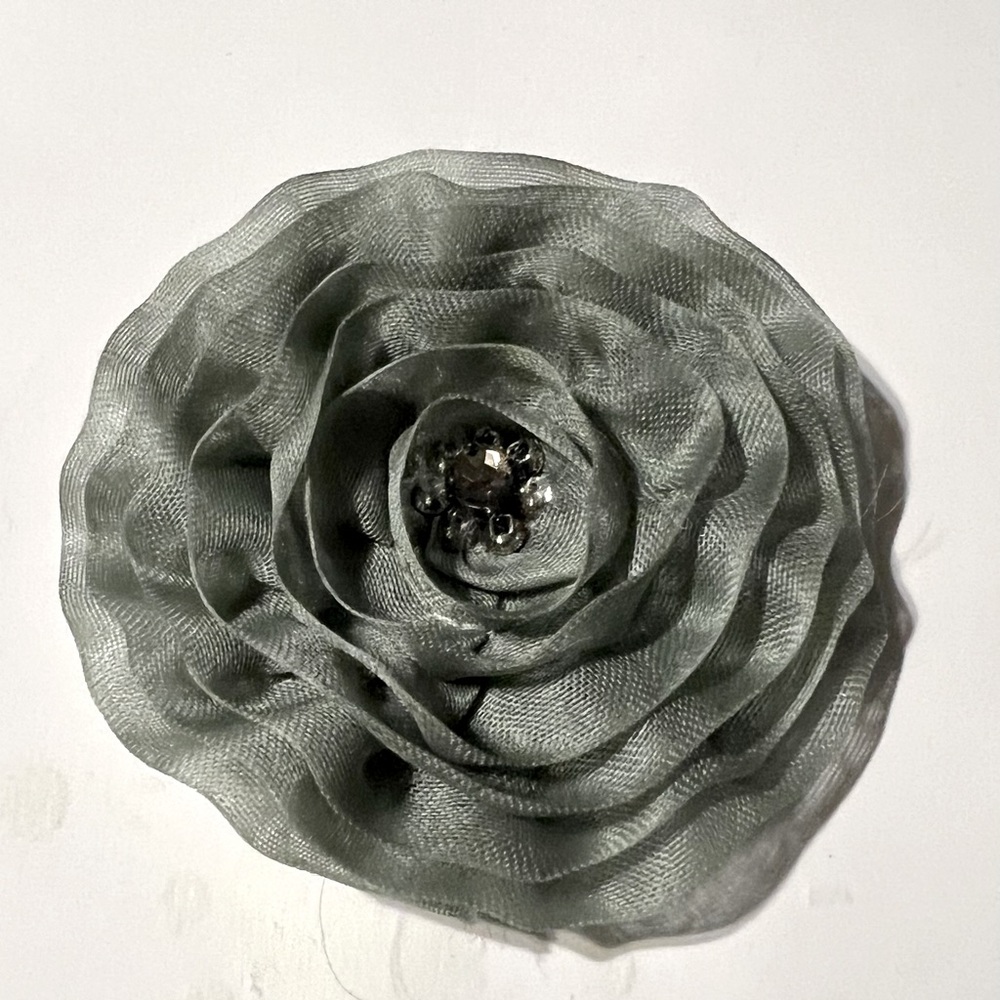 Stella & Dot Sasha Flower Brooch